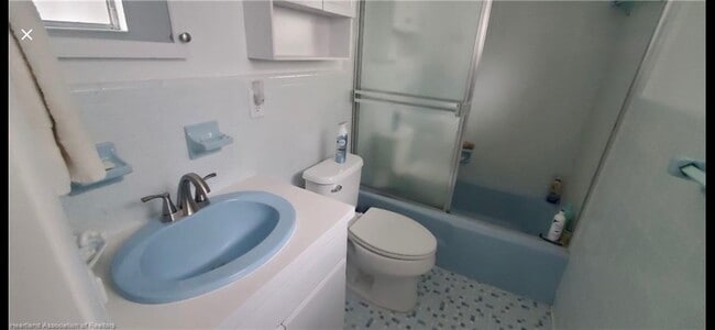 Building Photo - 19 Windy Point Rd