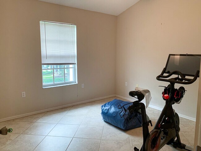 Building Photo - 3BR/2BA Condo in Haile Plantation - Availa...