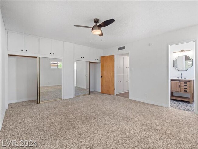Building Photo - Spectacular Vintage 3Bed/2Bath Las Vegas h...