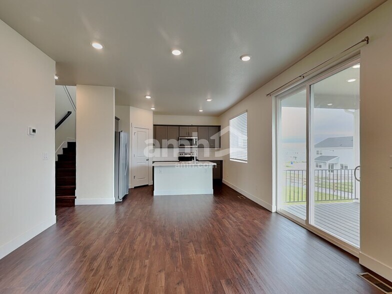 Building Photo - 3975 Ryedale Wy