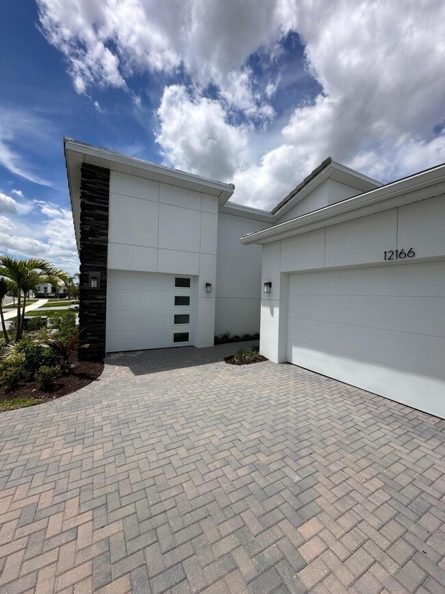 Building Photo - 12166 Viridian Blvd