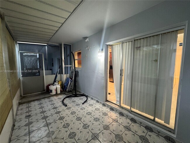 Building Photo - 7516 E Treasure Dr