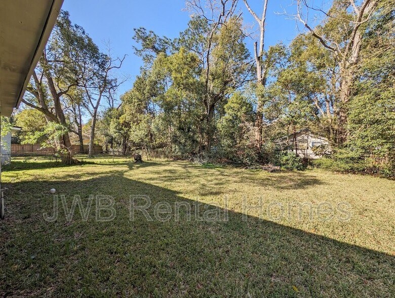 Building Photo - 5752 Iris Blvd