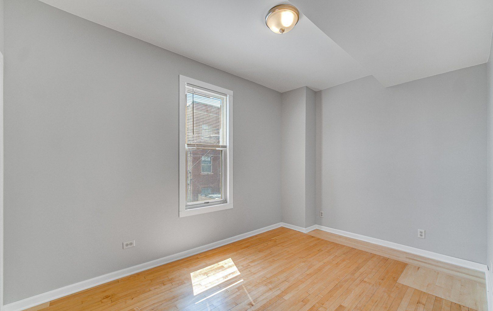 Building Photo - 3615 N Oakley Ave