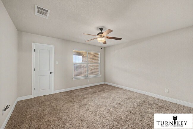 Building Photo - 1324-1328 White Sand Dr