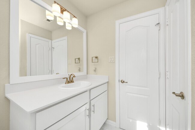 Building Photo - 30243 Twisting Springs Dr