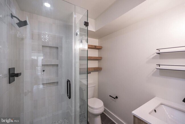 Building Photo - 1814 Christian St