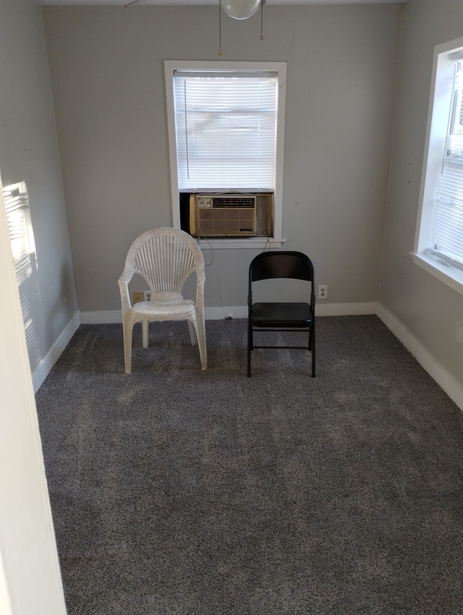 Small Bedroom - 2211 Echols St