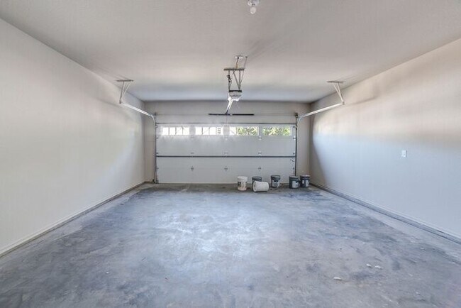 Building Photo - 3/2/2 Brand New Luxury Patio Home