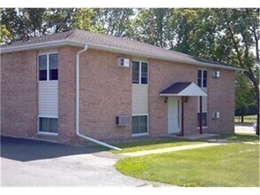 Building Photo - 1325 Henry St
