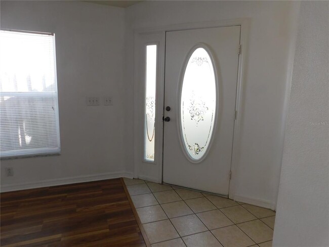 Building Photo - 6047 White Sails Dr