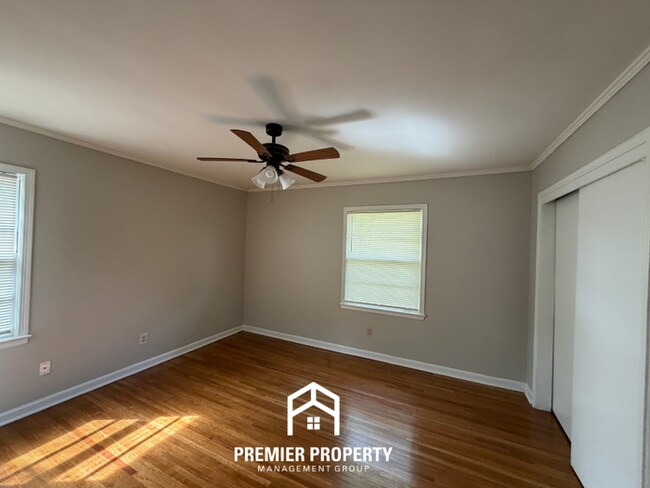 Building Photo - Charming 3BR/2BA in High-Demand 38117 | Hardwood Floors & Fenced Yard