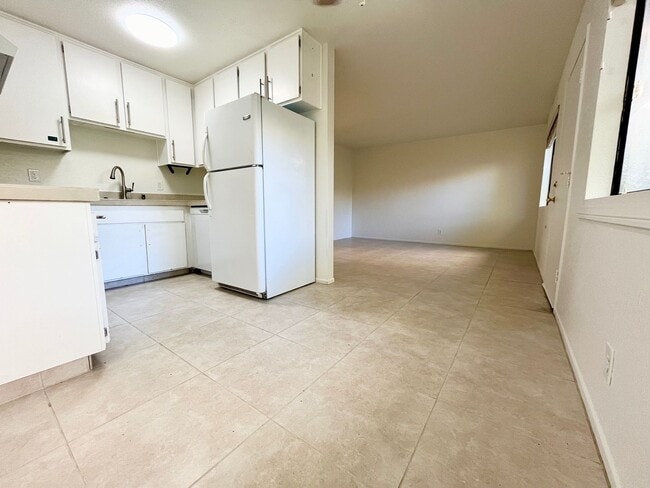 Building Photo - AVAILABLE NOW! BEAUTIFUL 3 Bed 2 Bath COND...