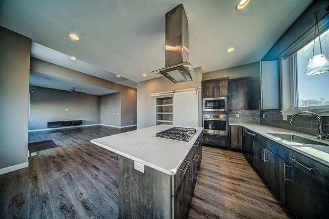 Building Photo - 704 American Pharaoh Dr