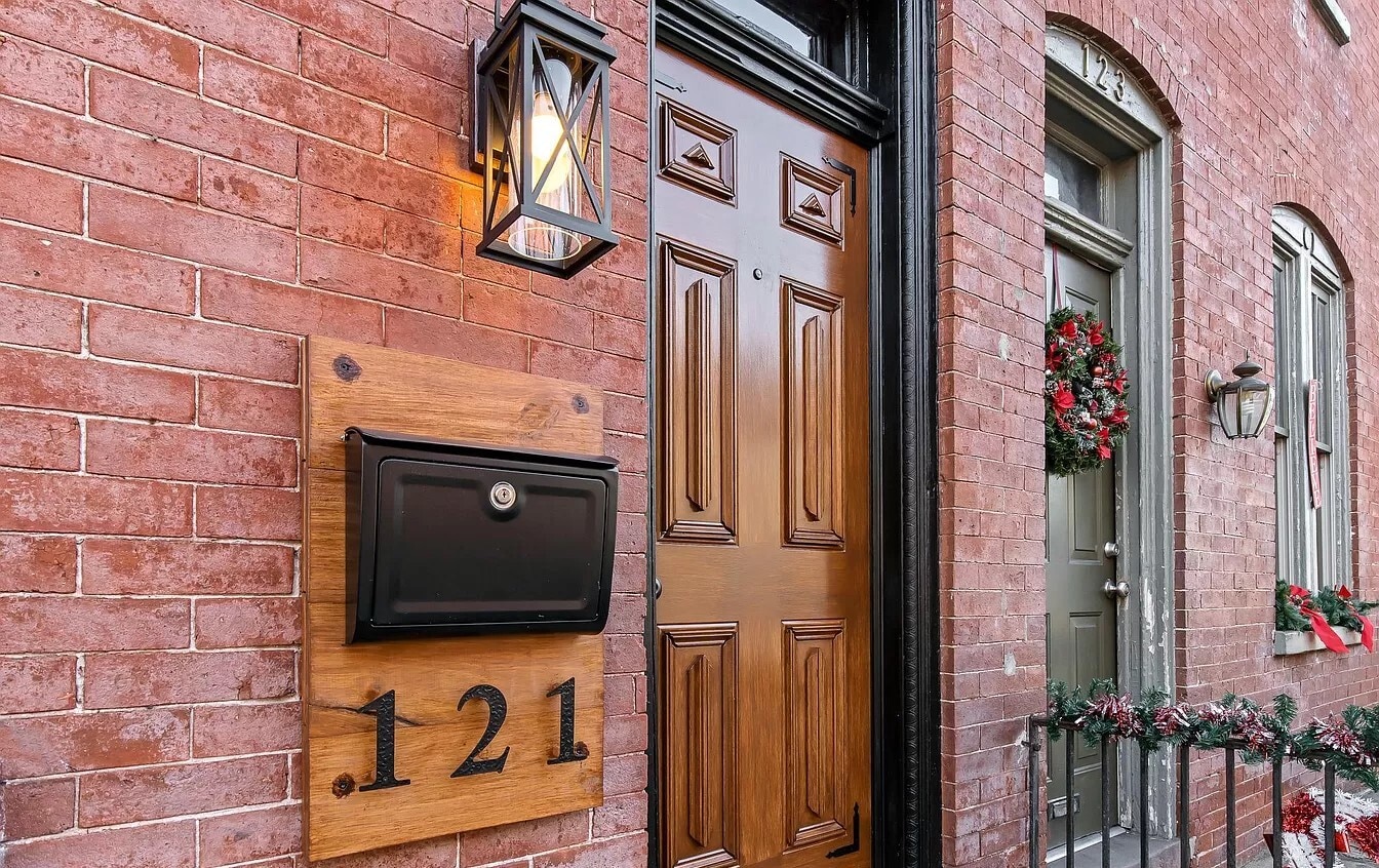 Building Photo - 121 Howard Ave