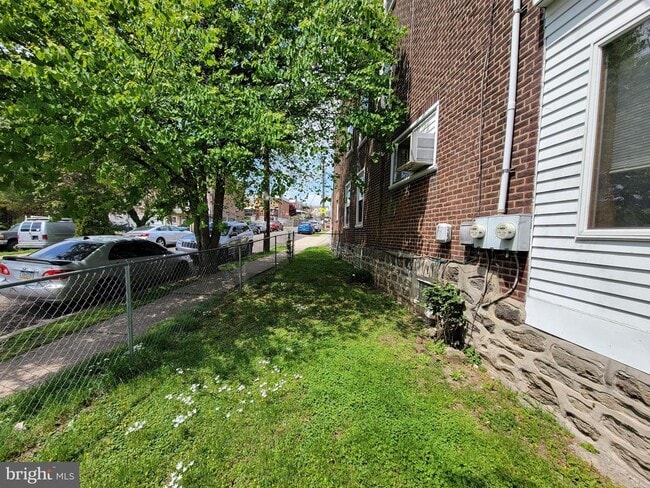 Building Photo - 5440 Ridge Ave
