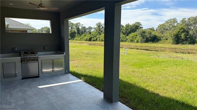 Building Photo - 6137 Higgins Ave