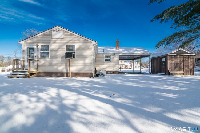 Building Photo - 17 Howard St