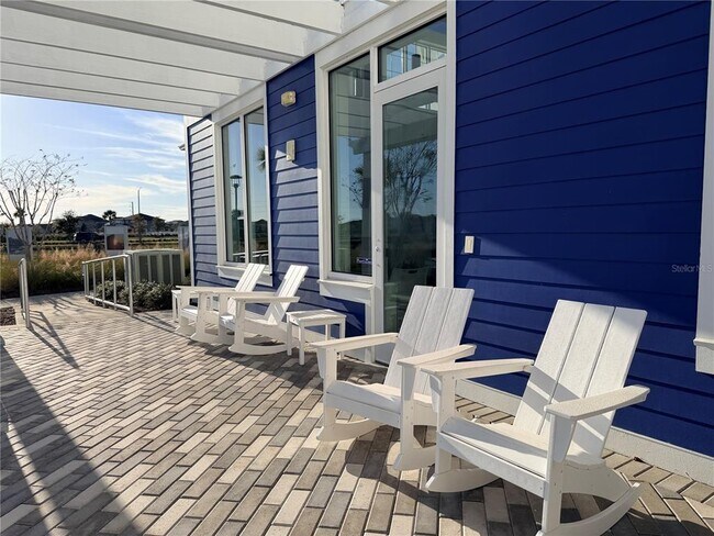 Building Photo - 9948 Red Canoe Aly