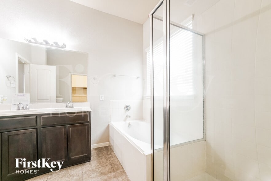 Building Photo - 22559 Stillwater Valley Ln