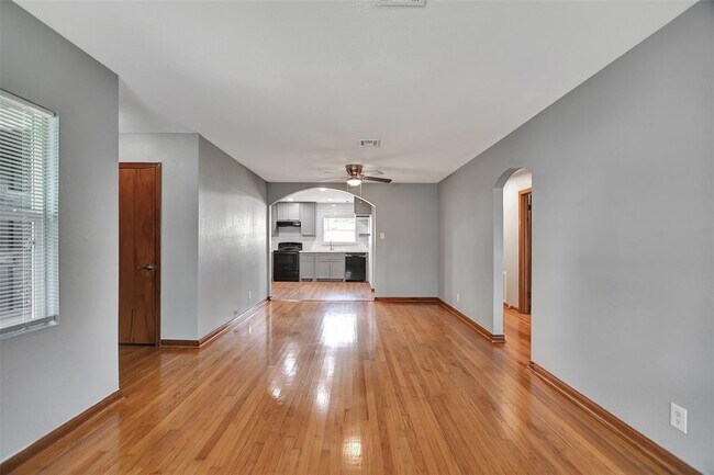 Building Photo - 6961 Peyton St