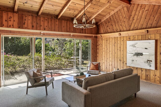 Building Photo - 19471 Rosita St