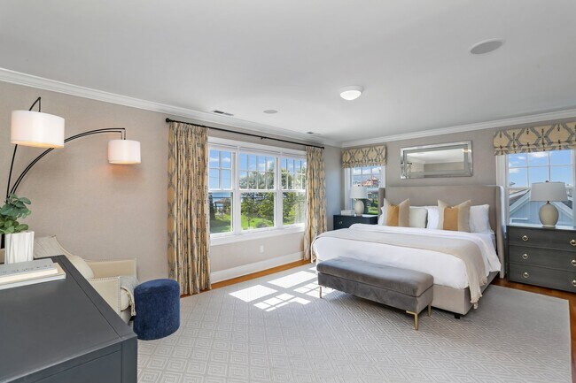 Building Photo - 1810 Fairfield Beach Rd