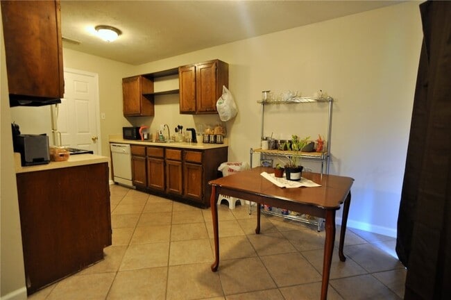 Building Photo - 1004 Verde Dr