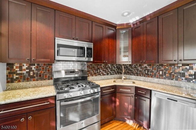 Building Photo - 13 Jill Ct