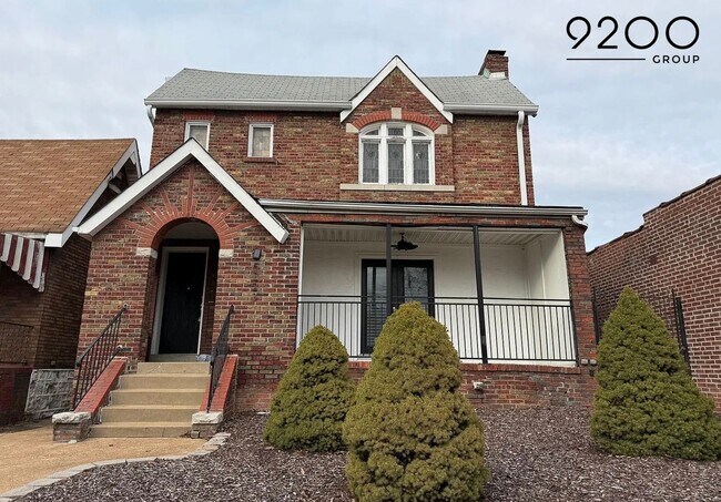Building Photo - 1 Bed / 1 Bath- NEWLY RENOVATED APARTMENT ...