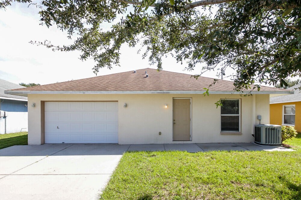 Building Photo - 10404 Summerview Cir
