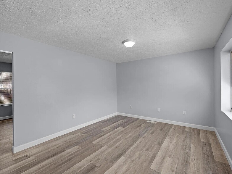 Building Photo - 837 Bear Creek Rd