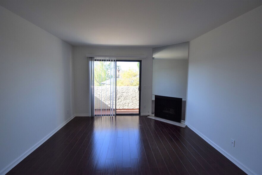 Building Photo - 12352 Burbank Blvd