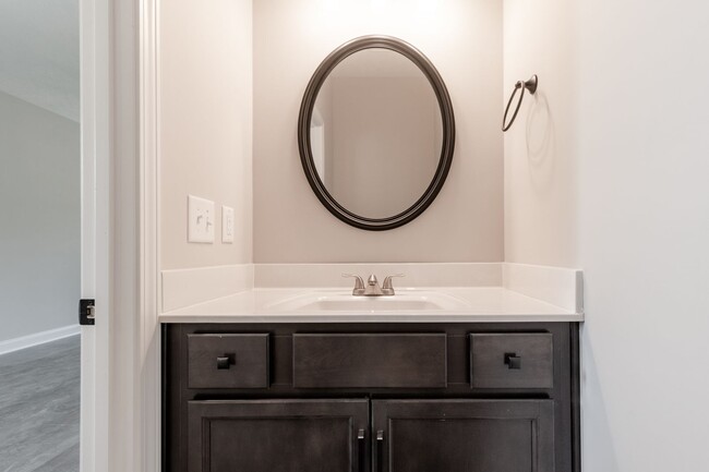 Building Photo - 938 Charlotte St