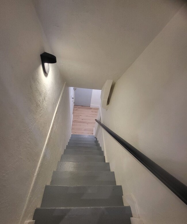 Building Photo - Khara, J - 1208 #B