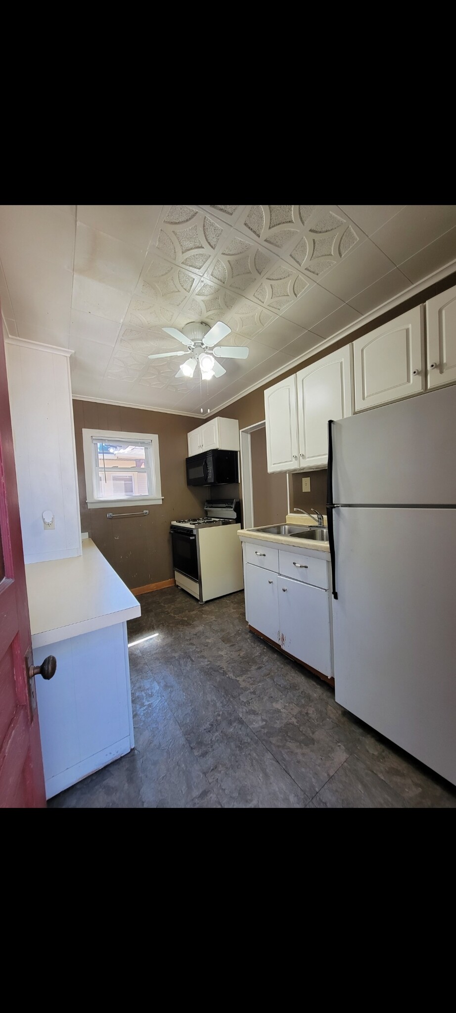 Kitchen - 521 N Cherry St