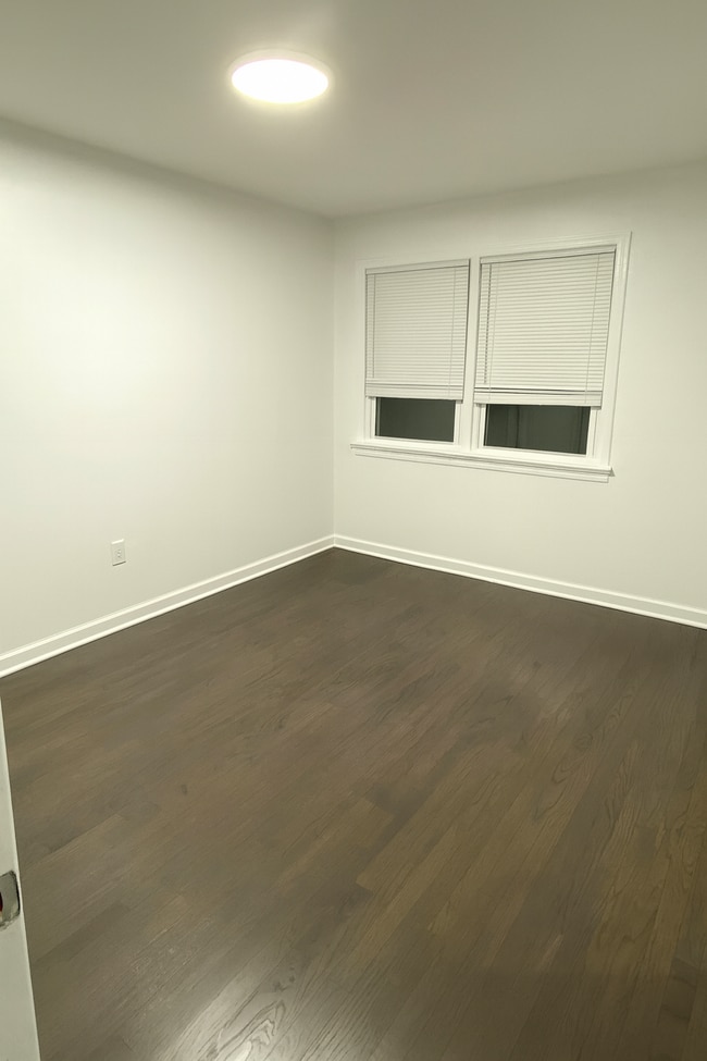Building Photo - 306 Clifton Ave
