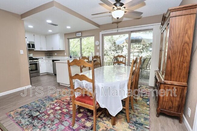 Building Photo - 6913 Navarro Ct