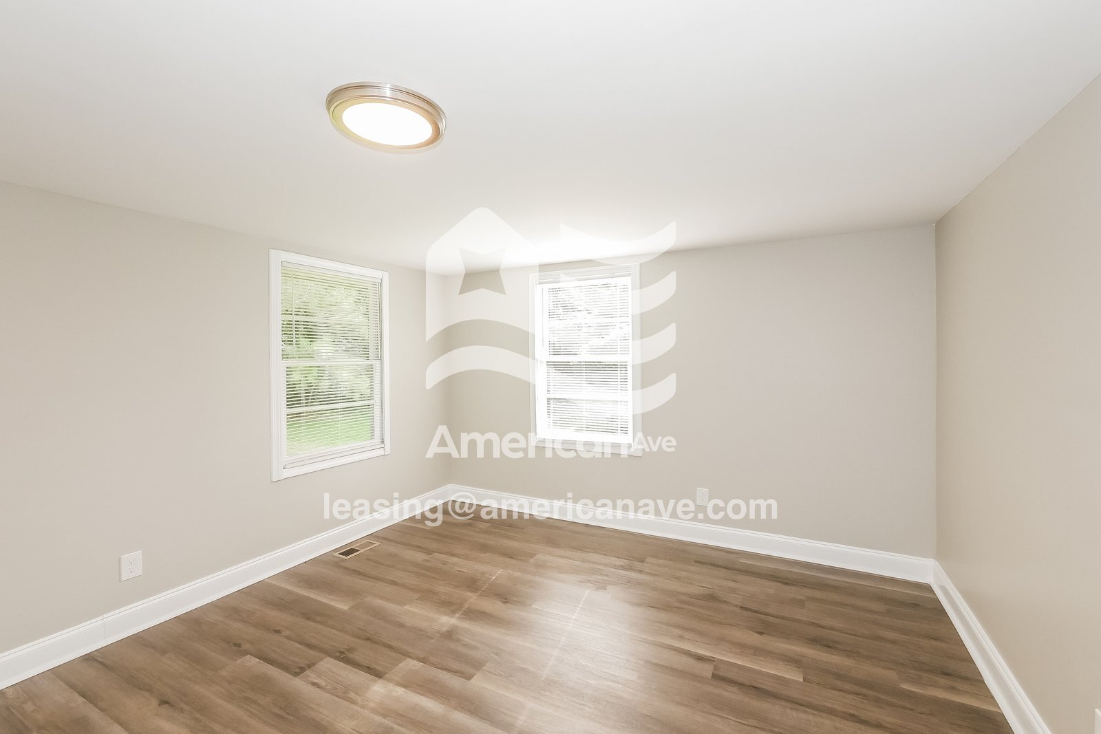 Building Photo - 1116 Lovely Ln