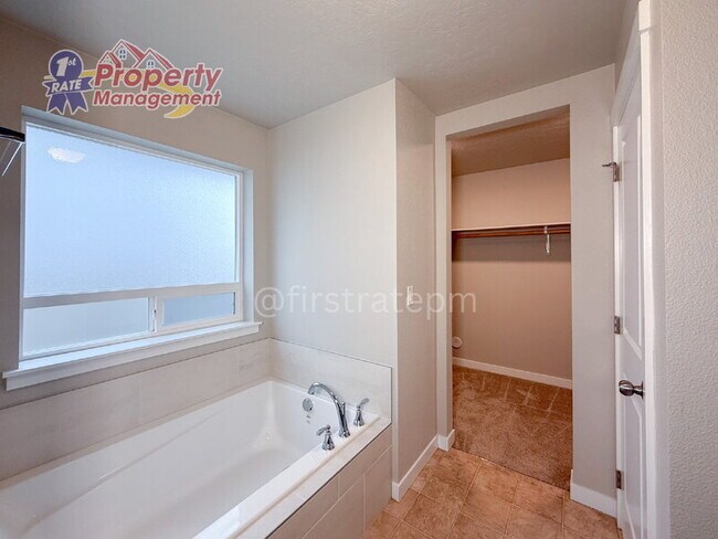 Building Photo - 11398 W Belgrave St