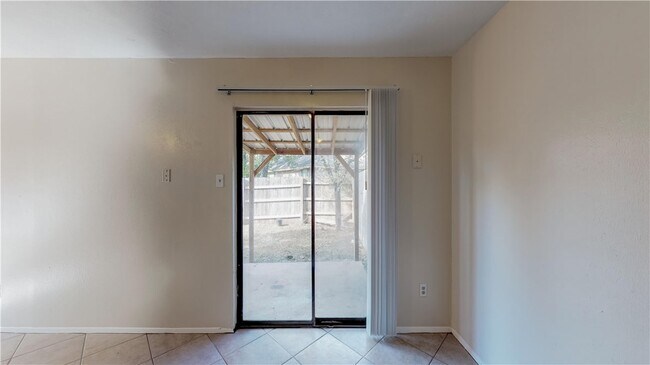 Building Photo - 1004 Verde Dr