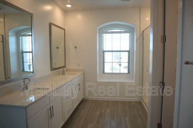 Building Photo - 4077 S Sabrina Dr