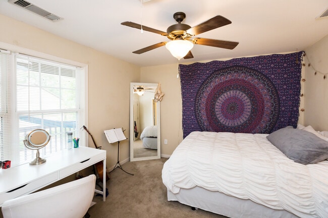 Building Photo - 239 Ruth St