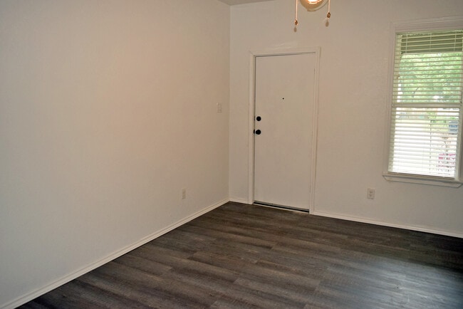Building Photo - 1807 Fairmount Ave