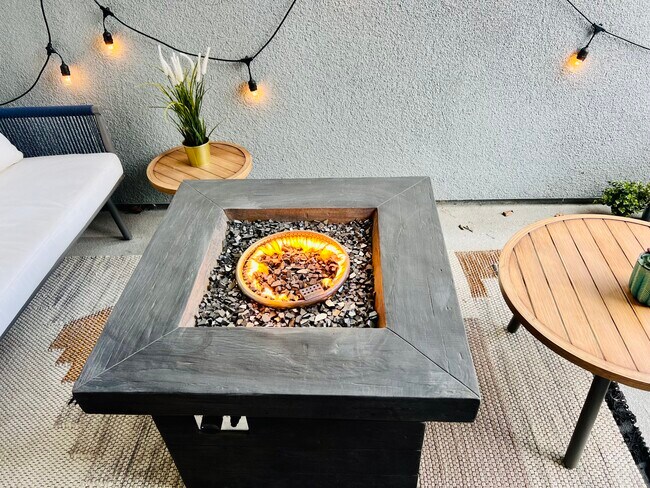 Building Photo - 2431 Cleat Ln