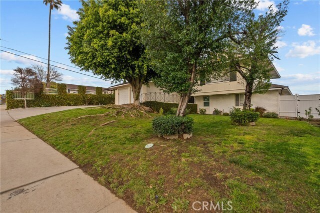 Building Photo - 9558 Swinton Ave