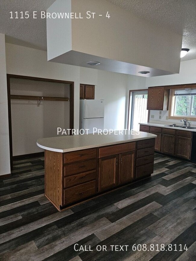 Building Photo - 1115 E Brownell St