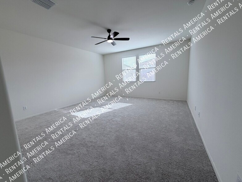 Building Photo - 17175 W Blue Sky Dr