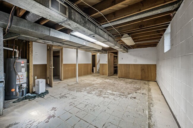 Building Photo - Gorgeous Shoreview House 3BR 1 Bath  Available Early May!