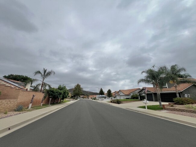 Building Photo - **Beautiful Lake Elsinore 3 Bdrm 2.5 Baths...